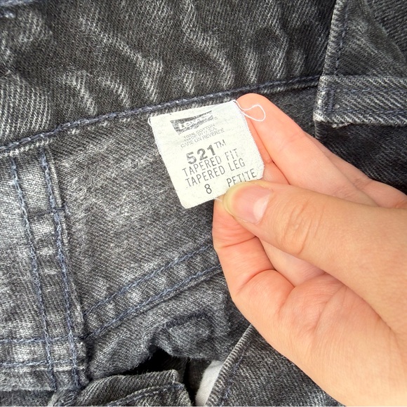 Vintage 90s Levi’s 521 Tapered Fit High Rise Jeans - Washed Black - Size 8P - Picture 5 of 6